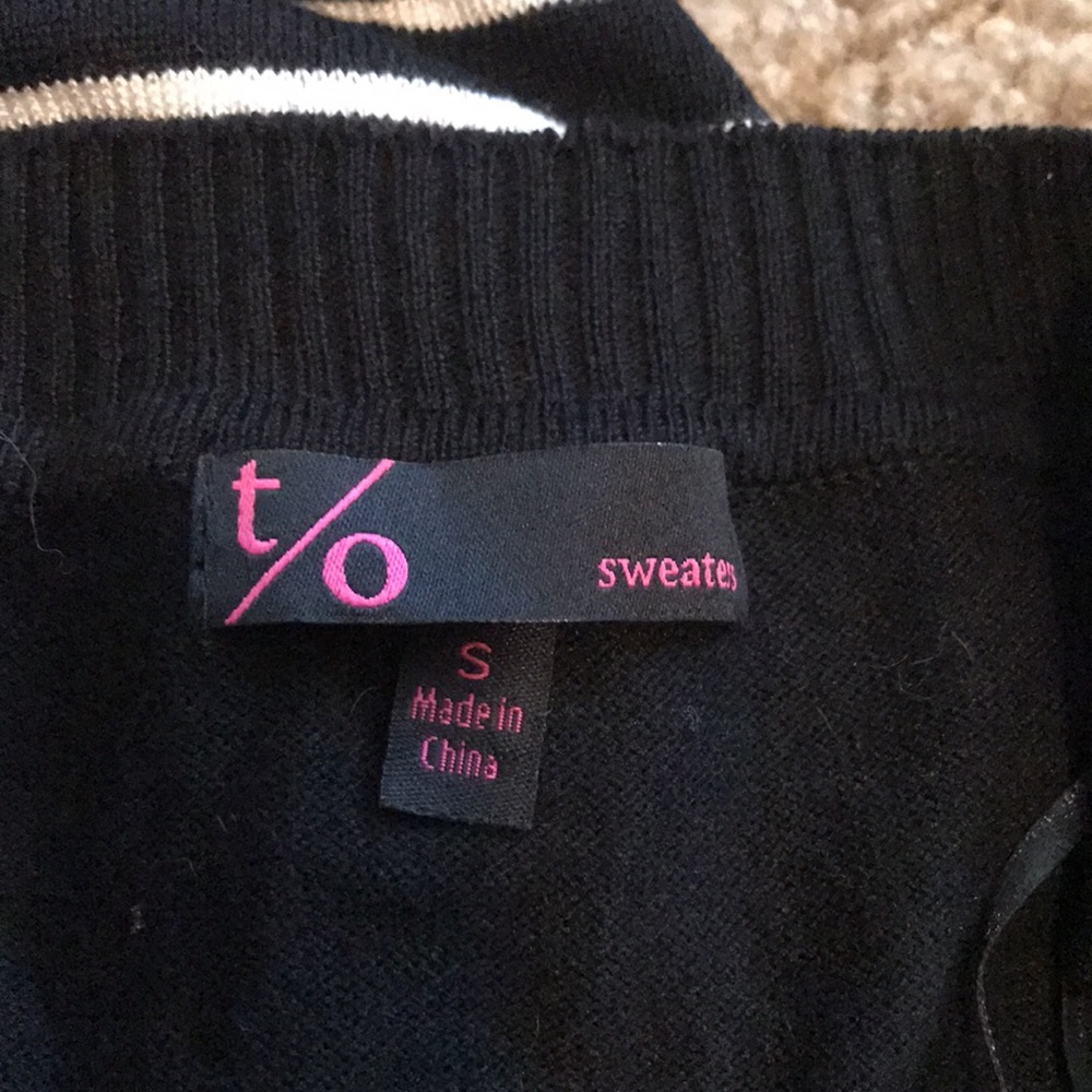 Sweater - Picture 3 of 4